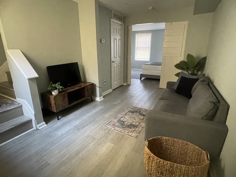 1037 W Baltimore St #C - Photo 2 of 19