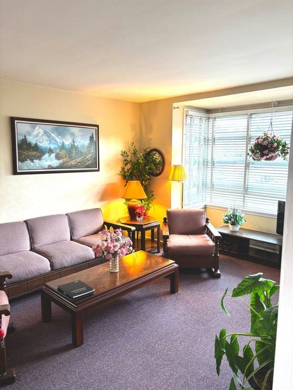 637 Bloomfield Avenue - Photo 2 of 6