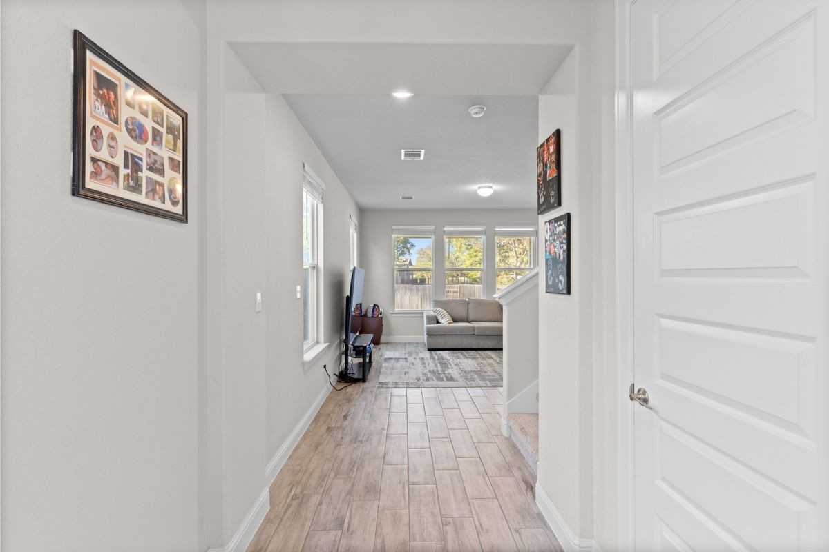 113 Stone Creek Drive - Photo 5 of 26