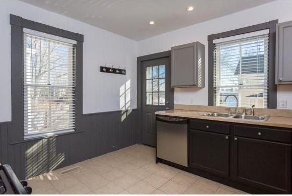 44 Dennett St #1 - Photo 3 of 3