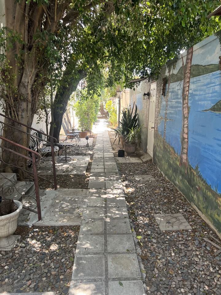 333 N Sycamore Ave - Photo 6 of 7