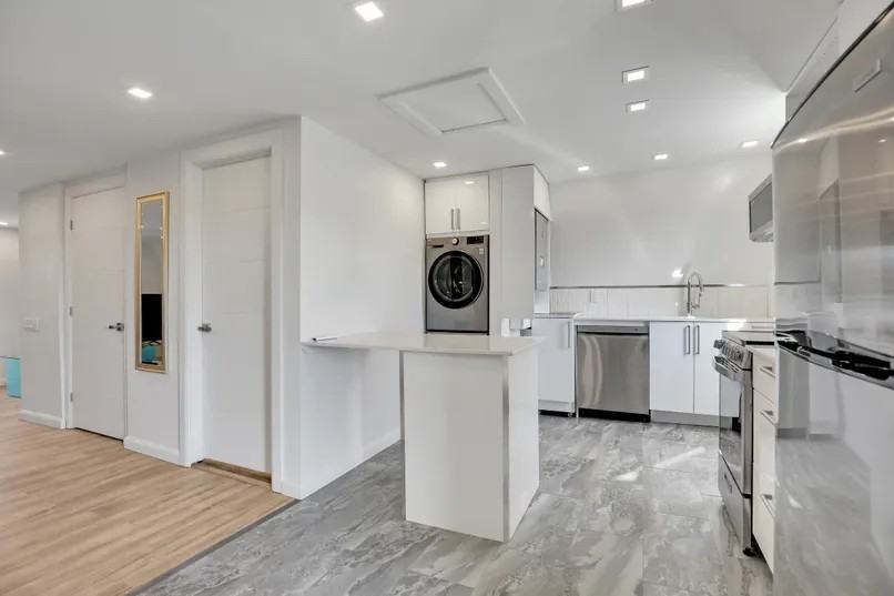 149 Concord Street South #3 - Photo 5 of 9