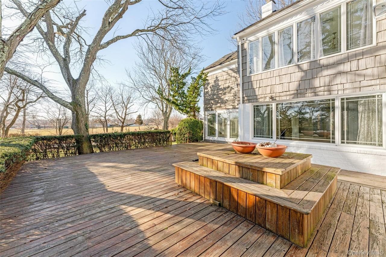 803 Barberry Ln - Photo 2 of 32