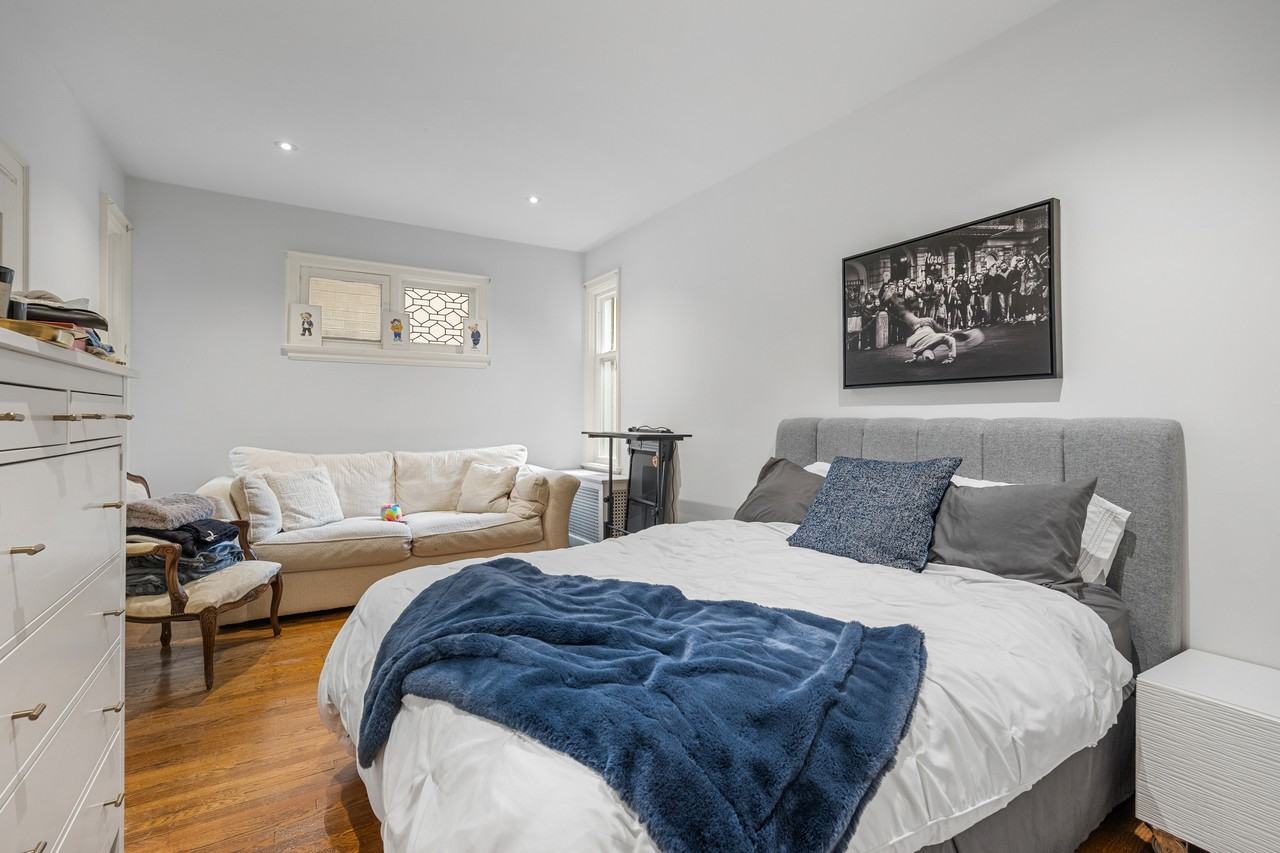 42 Heath Street West #Main - Photo 6 of 18