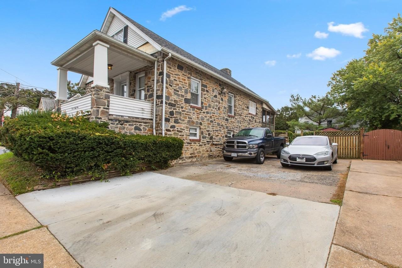 1141 Ingleside Avenue - Photo 4 of 32