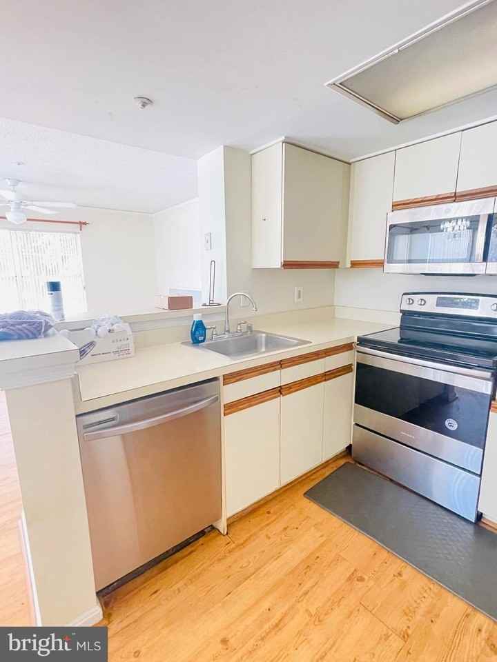 14229 Bowsprit Lane #501 - Photo 6 of 19