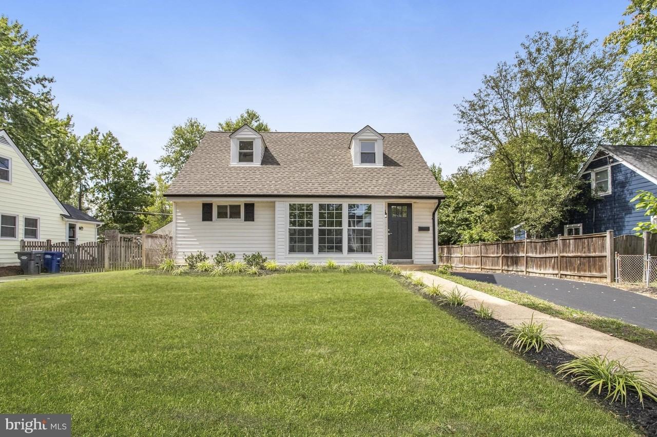 6916 Columbia Dr - Photo 6 of 50