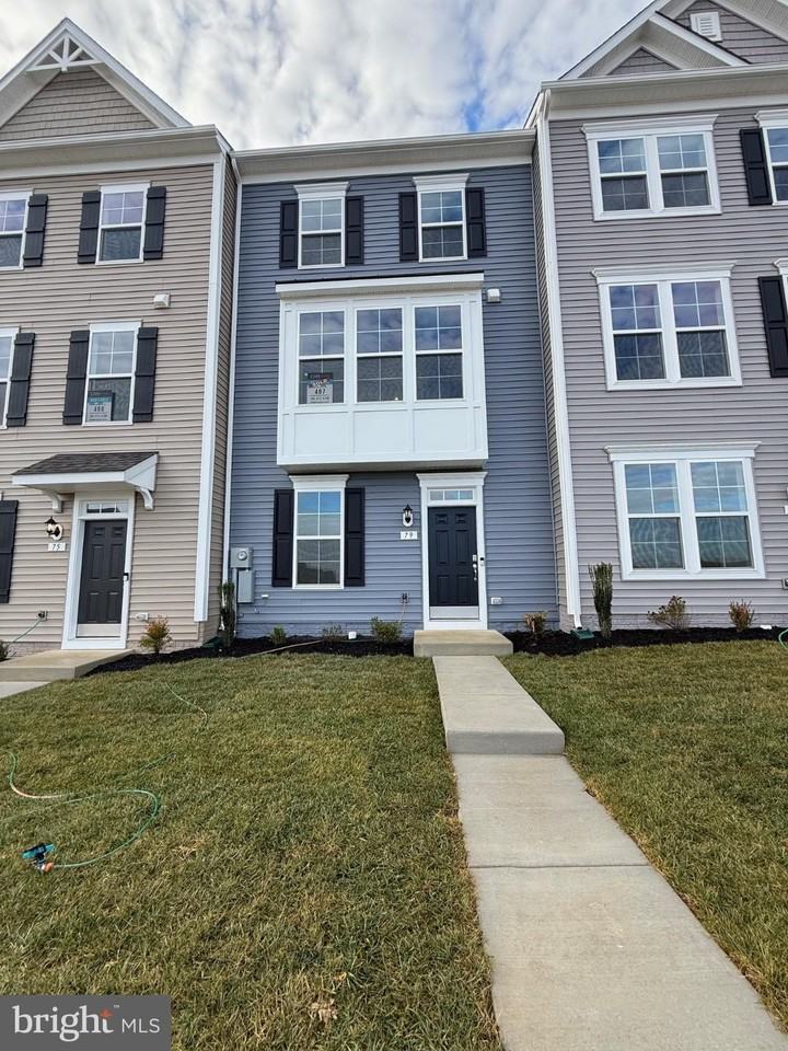 79 Abigail St - Photo 2 of 50