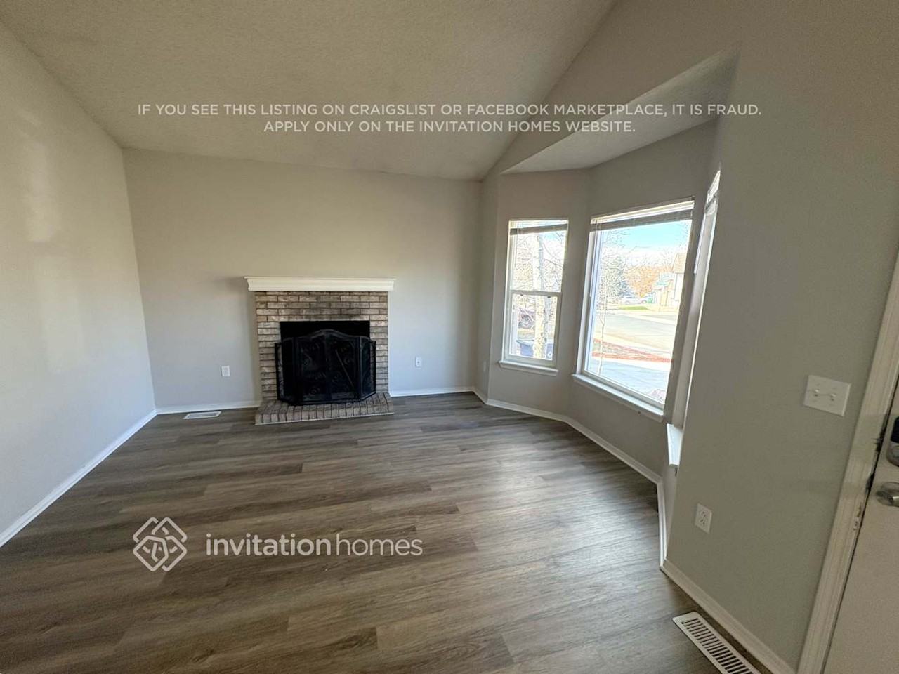 18358 E Layton Pl - Photo 4 of 15