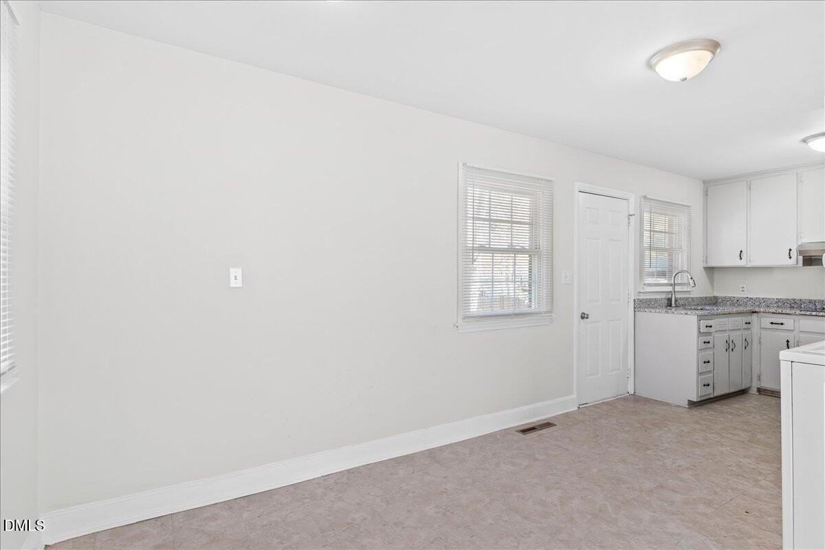 513 Calloway Dr - Photo 6 of 19