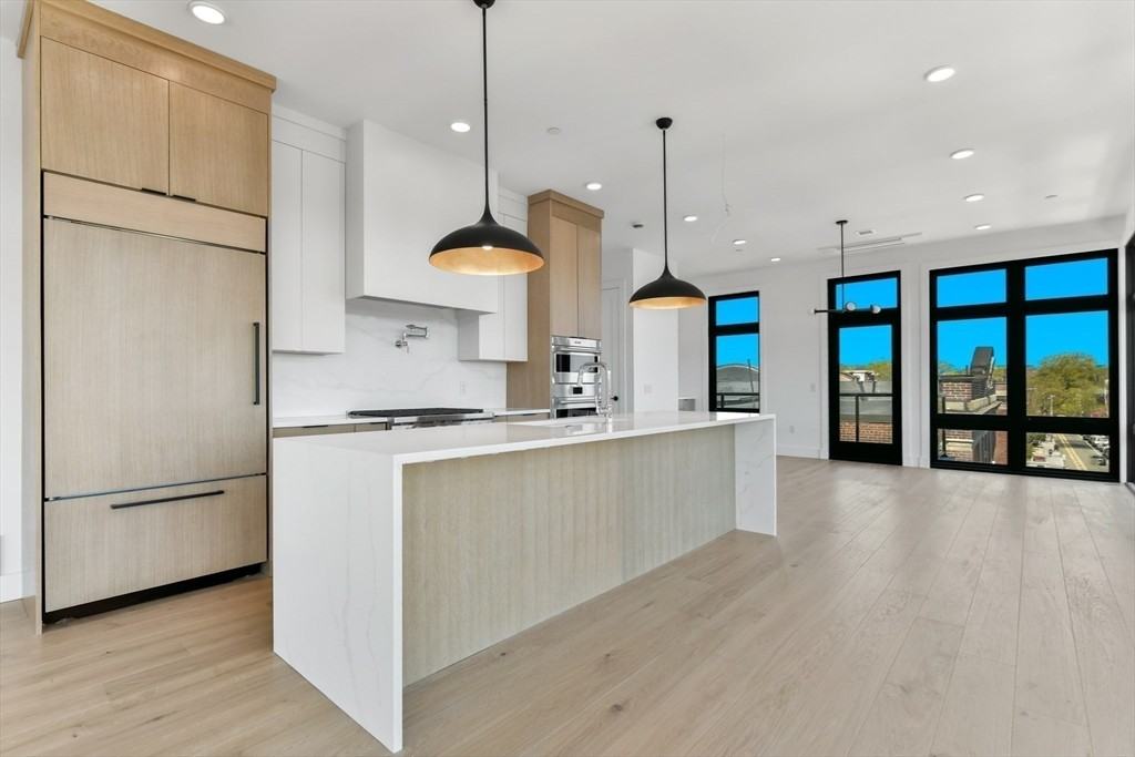 14 Green St - Photo 6 of 37