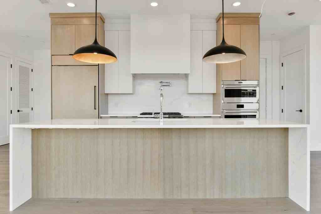 14 Green St - Photo 7 of 37