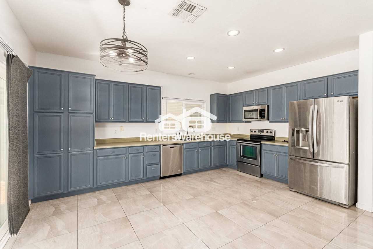 14206 W Indianola Ave - Photo 3 of 19