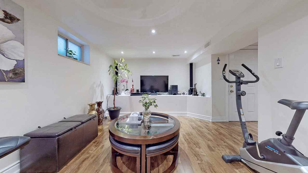 139 Ranee Avenue - Photo 3 of 24