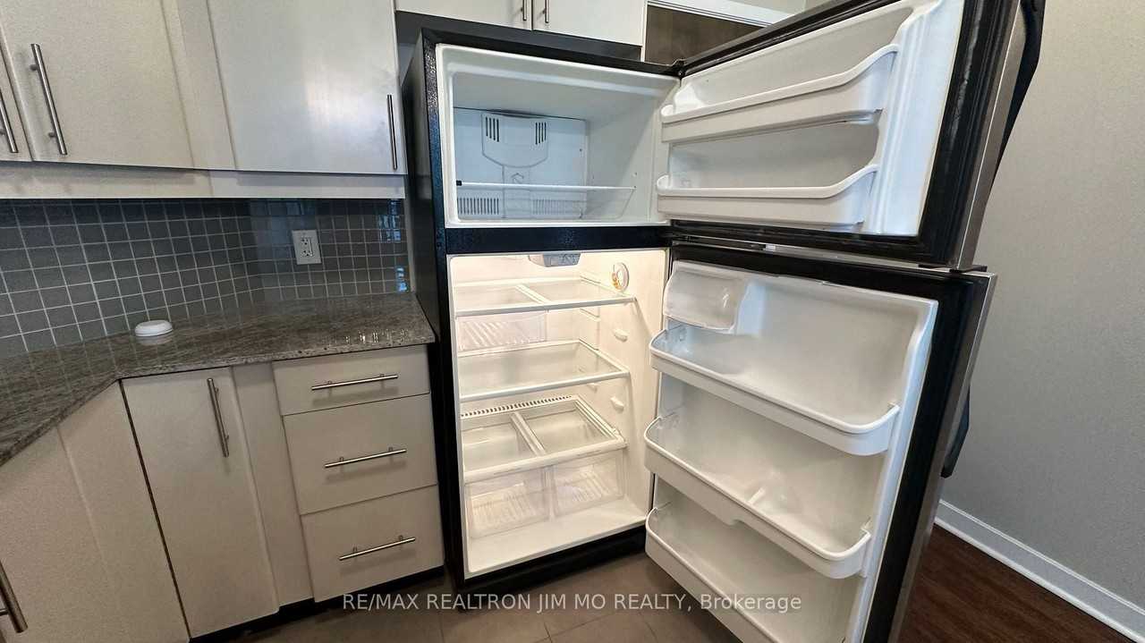 18 Harbour Street #1704 - Photo 3 of 12