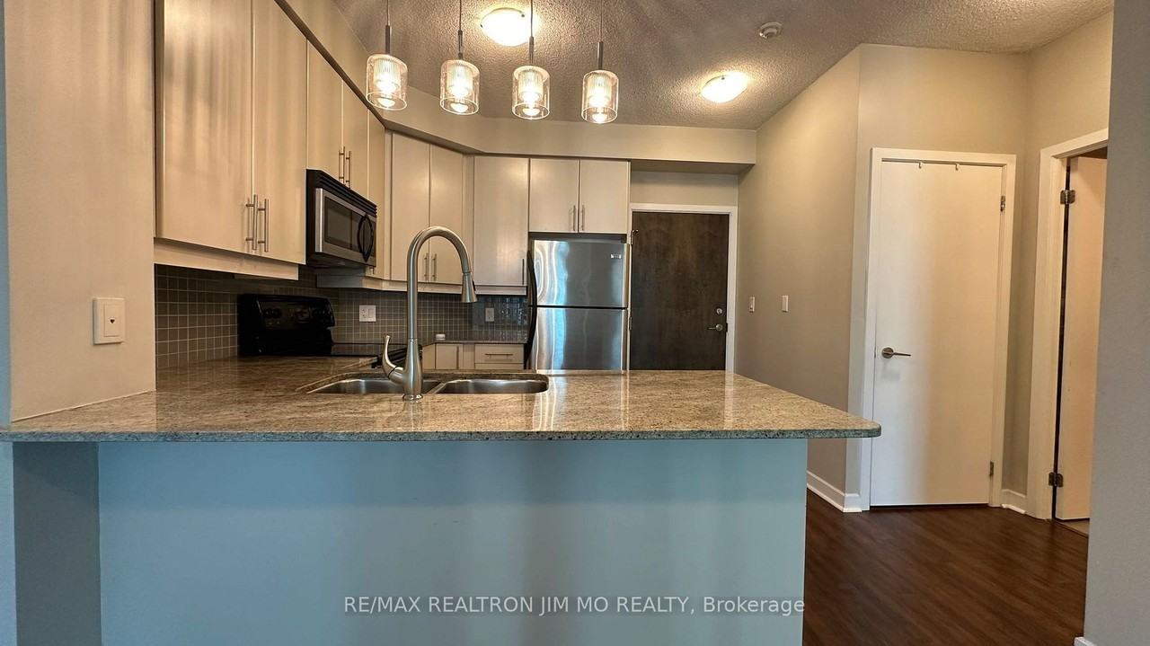 18 Harbour Street #1704 - Photo 4 of 12