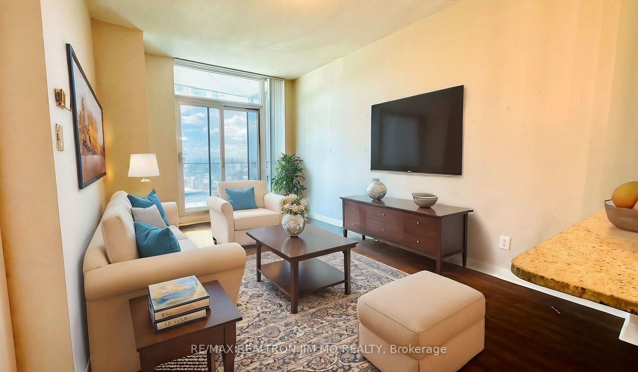 18 Harbour Street #1704 - Photo 5 of 12