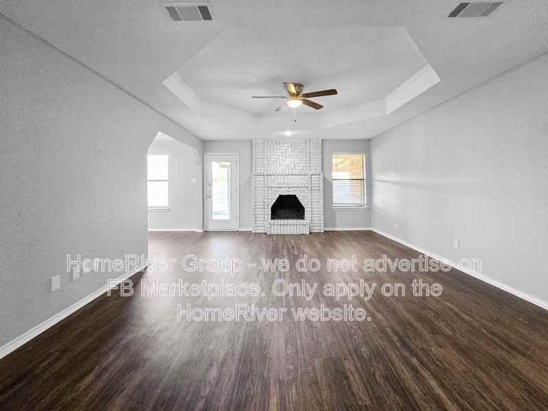 1215 Sandstone Dr - Photo 2 of 23