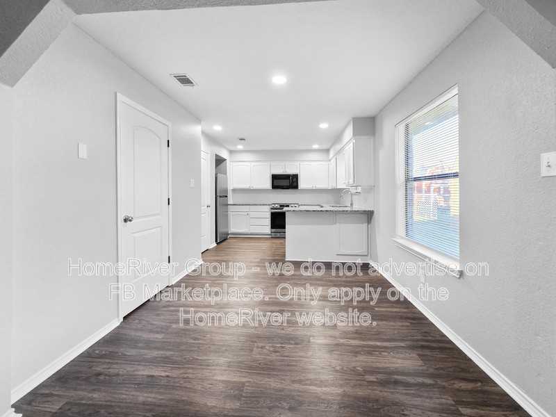 1215 Sandstone Dr - Photo 4 of 23