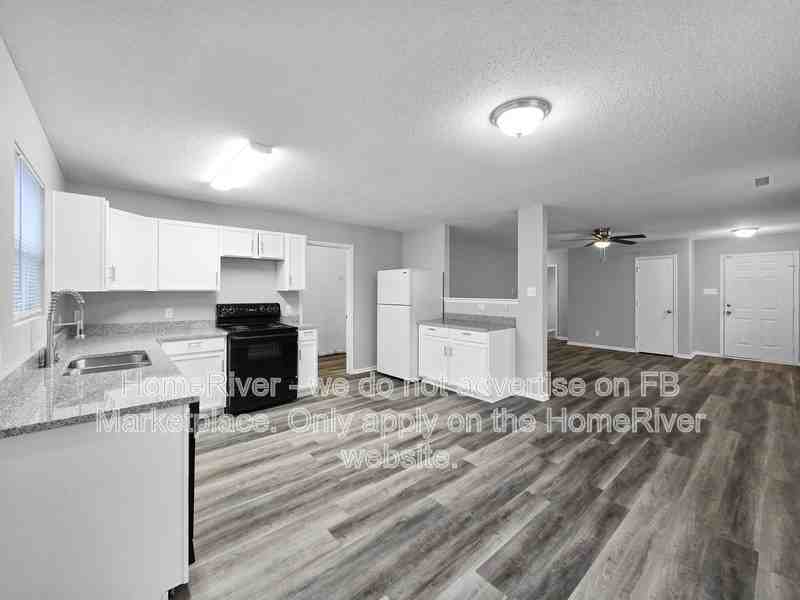 477 Bridgewater Dr - Photo 5 of 26