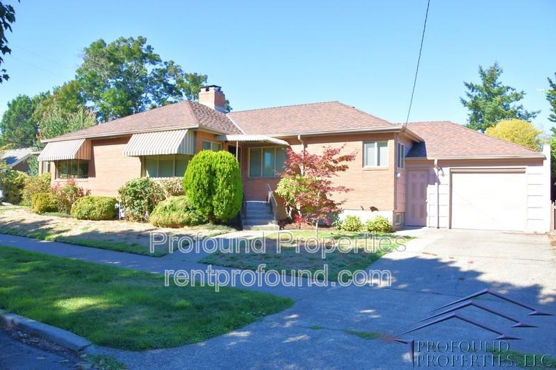 4315 Northeast Thompson Street - Photo 2 of 25