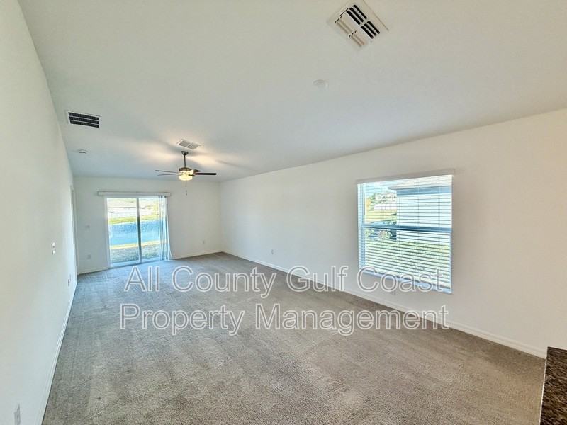 8538 40th Ct E - Photo 3 of 11