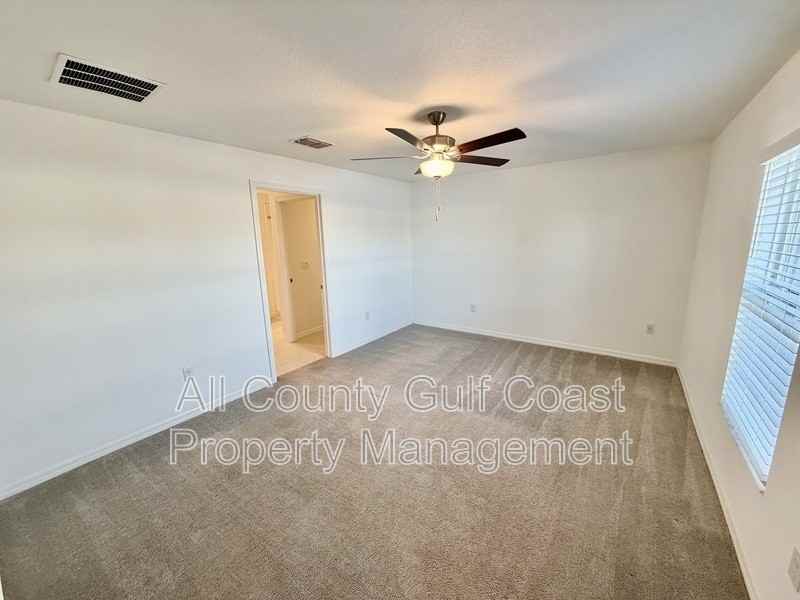 8538 40th Ct E - Photo 4 of 11