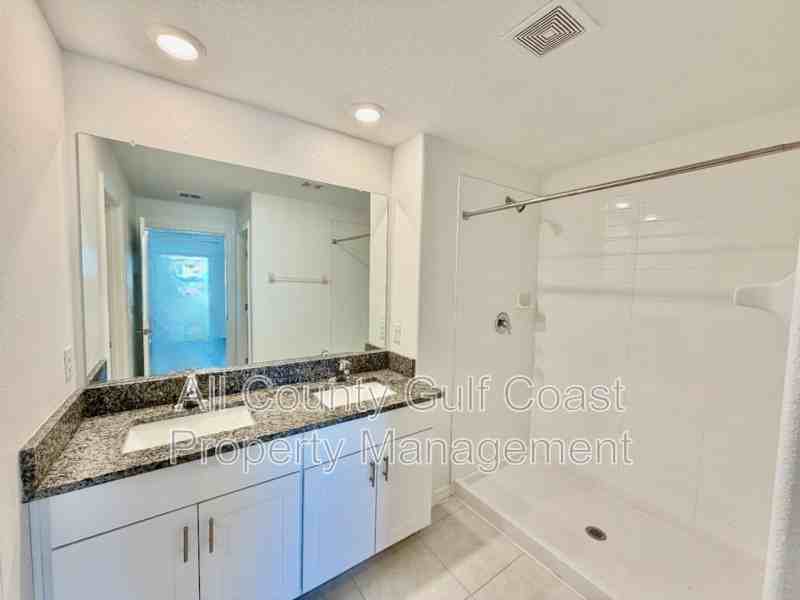 8538 40th Ct E - Photo 5 of 11