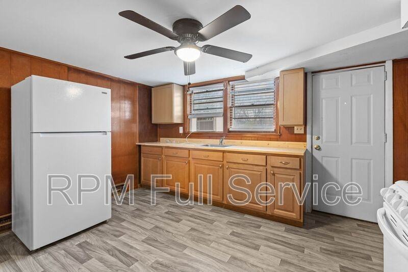 3127 Larkspur Dr #D - Photo 4 of 16