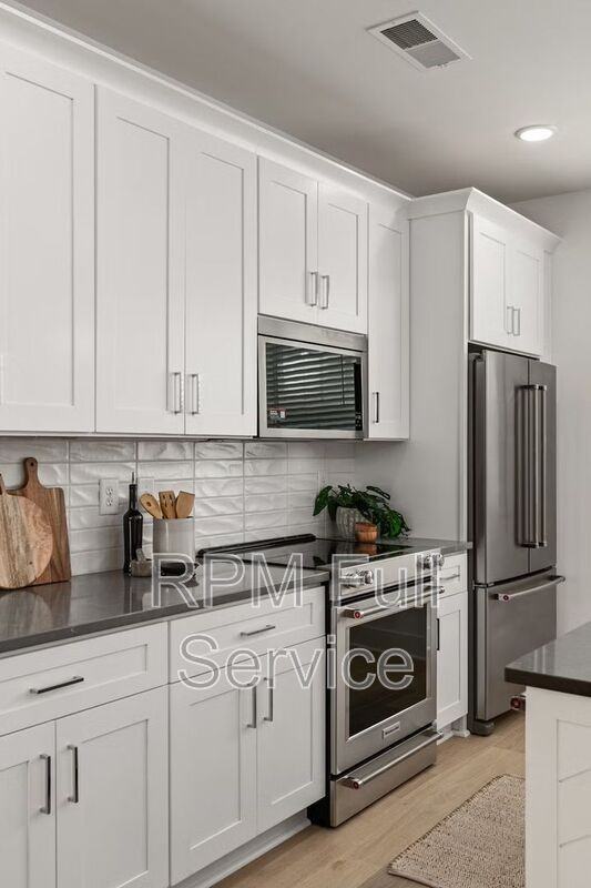 708 N Dupont Ave #23 - Photo 7 of 50