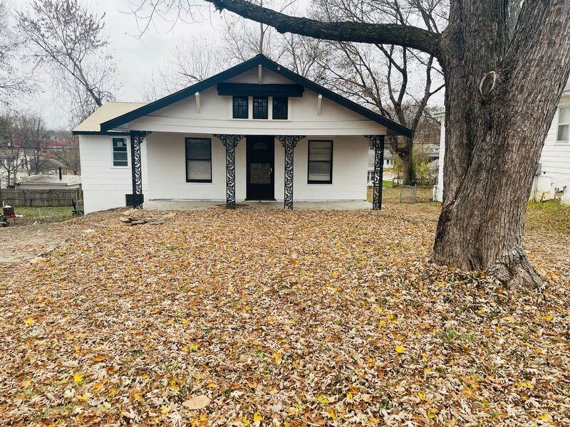 902 S Cedar Ave - Photo 3 of 20