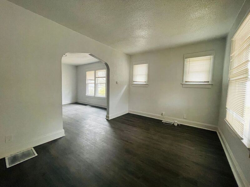 902 S Cedar Ave - Photo 6 of 20