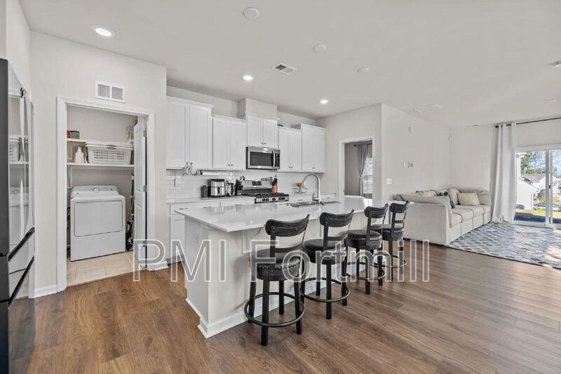 18045 Stark Way - Photo 6 of 34
