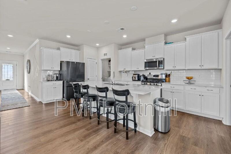 18045 Stark Way - Photo 7 of 34