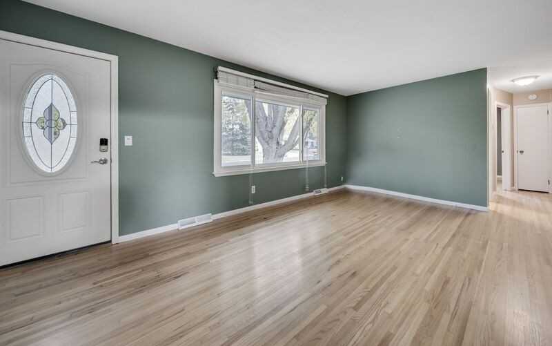 6367 Zinnia Ln N - Photo 2 of 19