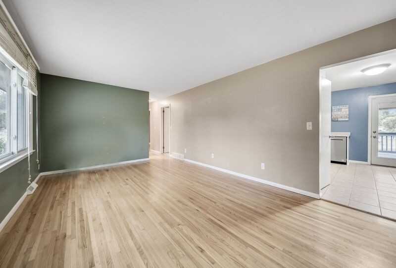 6367 Zinnia Ln N - Photo 3 of 19