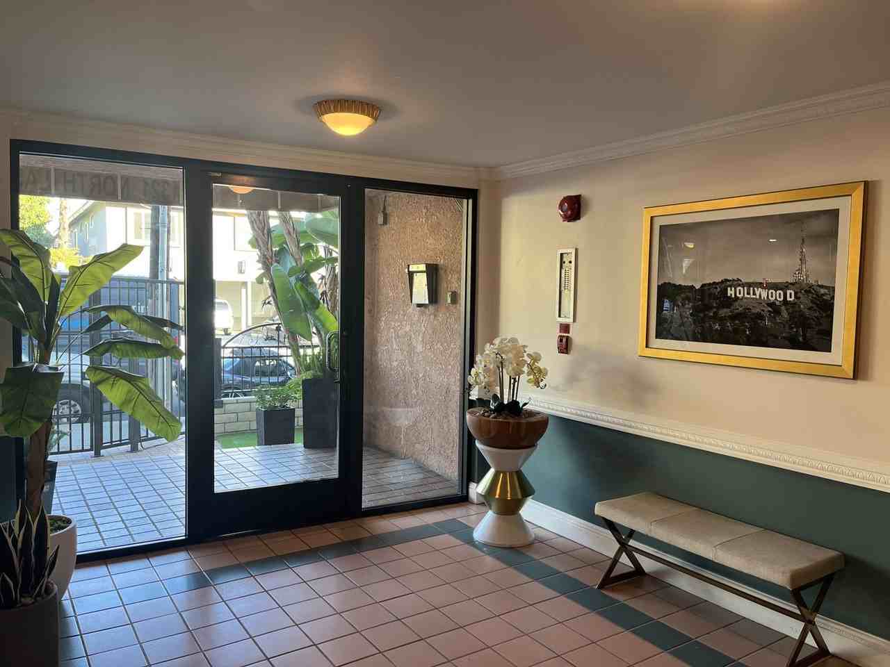 Las Palmas Apartments - Photo 3 of 19