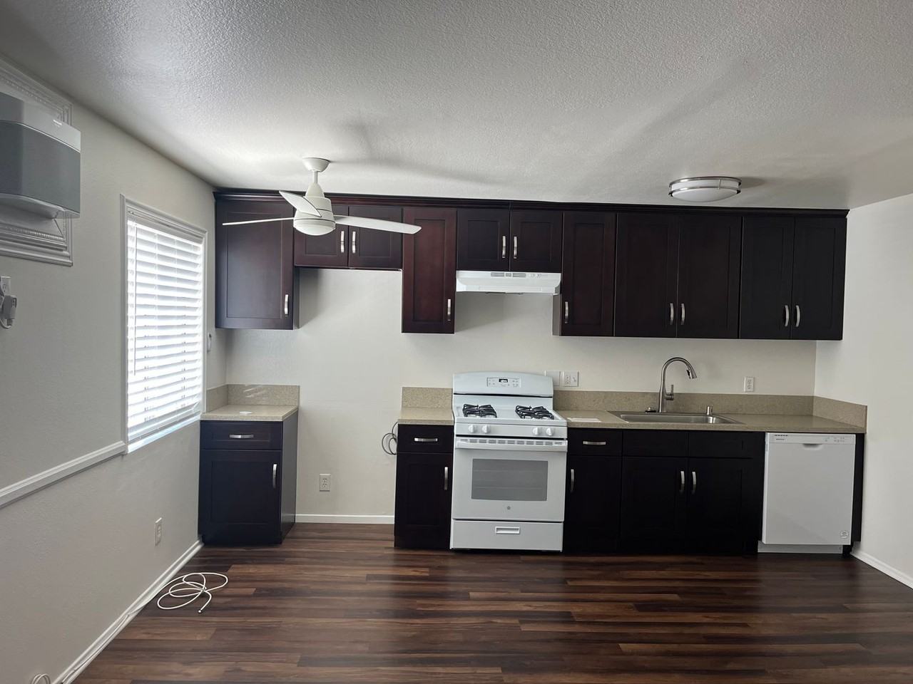 Las Palmas Apartments - Photo 5 of 19