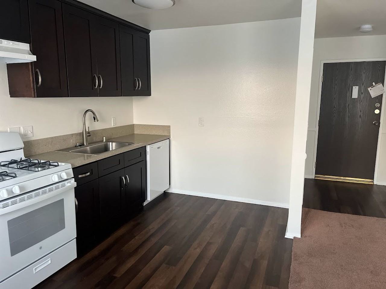 Las Palmas Apartments - Photo 6 of 19