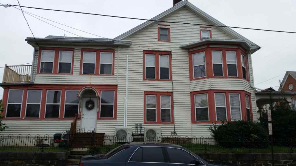 300 Front St - Photo 2 of 11