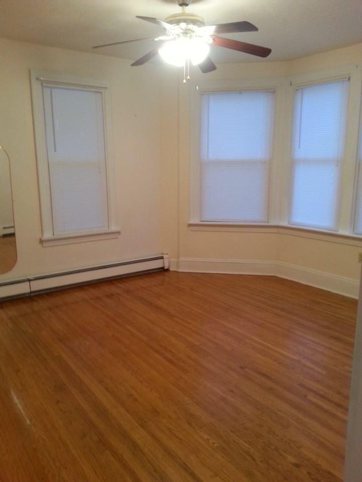 300 Front St - Photo 3 of 11