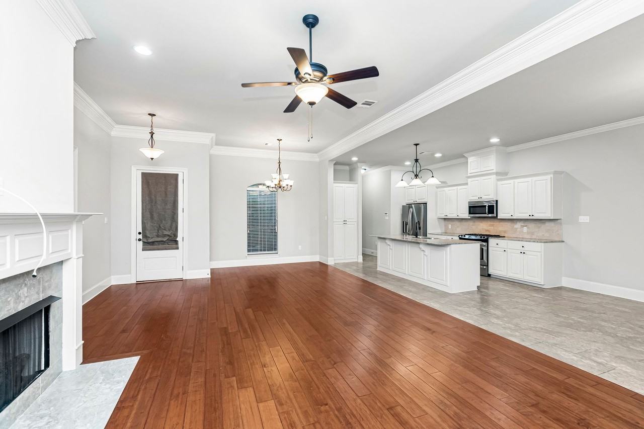 8231 Valencia Court - Photo 4 of 13