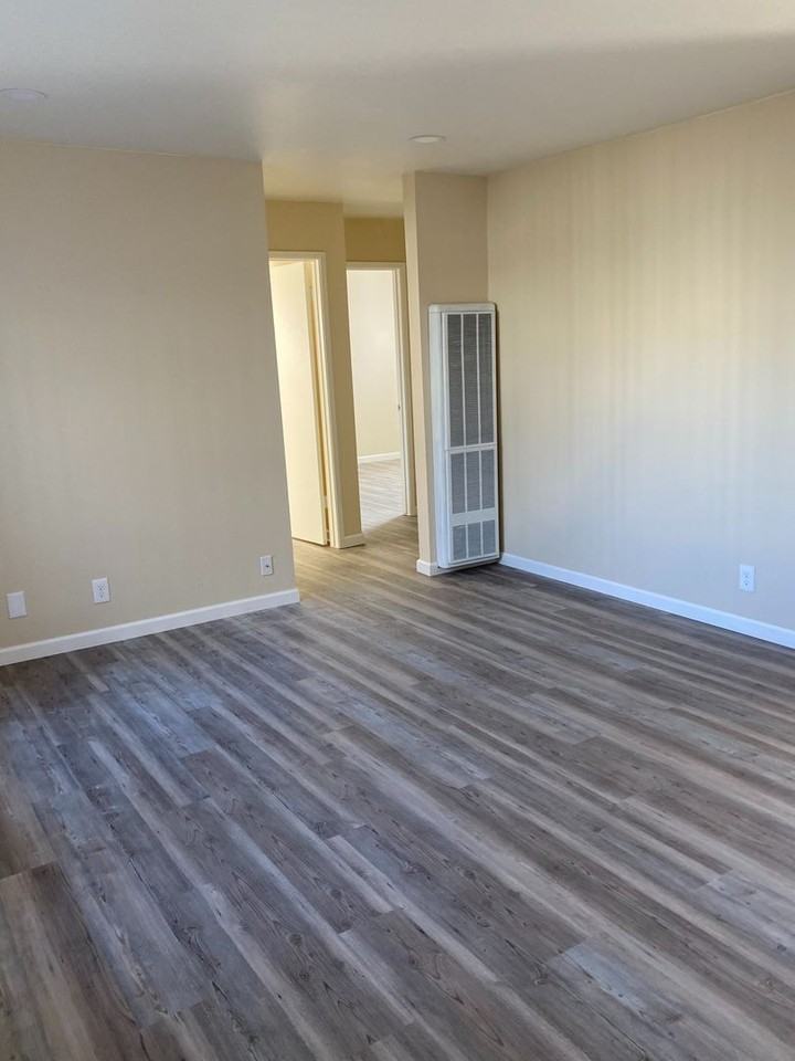 923 Tamarack - Photo 3 of 9