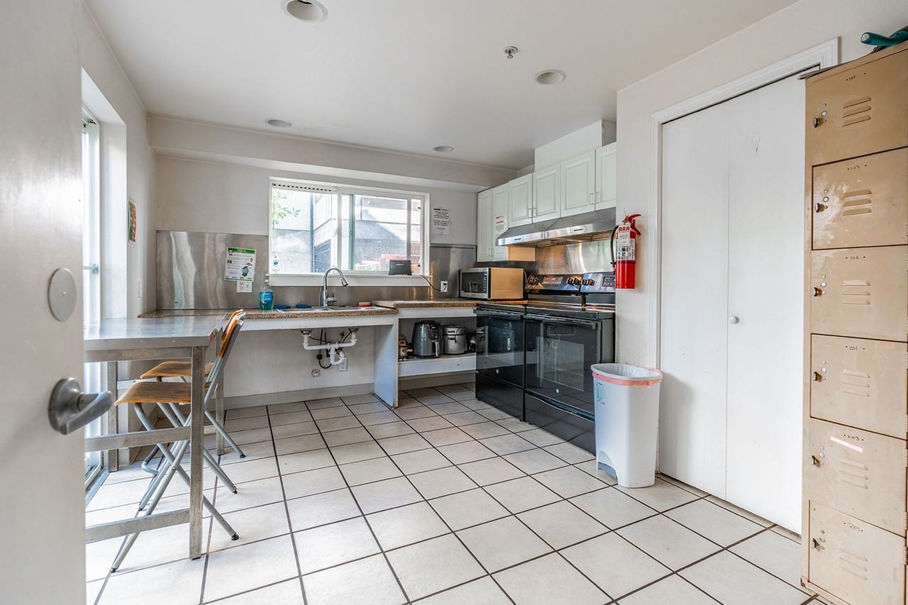 Cozy Studios in the U District - Photo 2 of 30