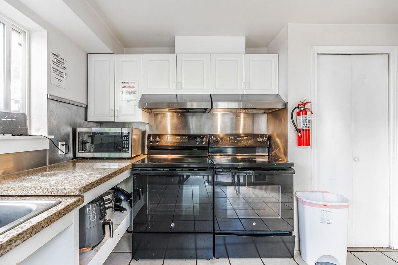 Cozy Studios in the U District - Photo 4 of 30