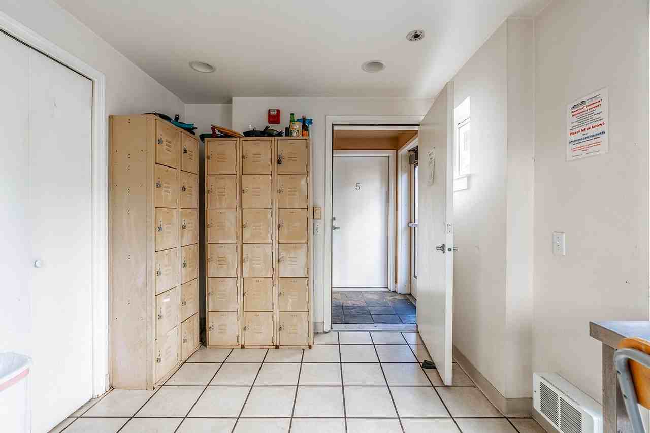 Cozy Studios in the U District - Photo 6 of 30