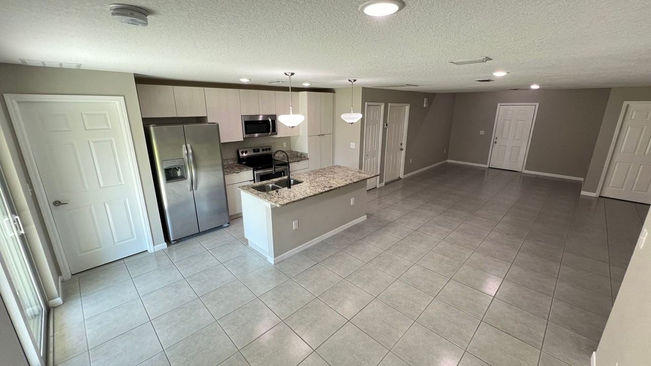 1550 Pace Drive Northwest - Photo 2 of 32