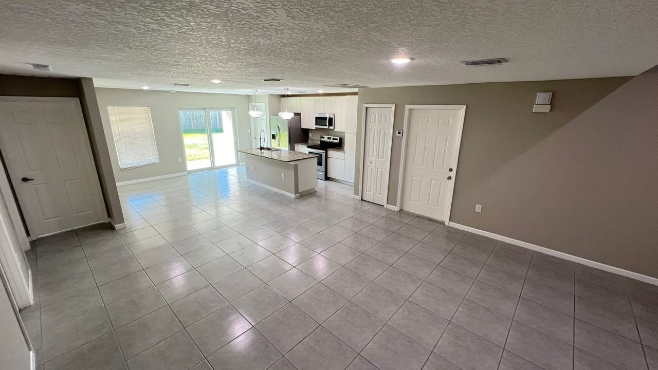 1550 Pace Drive Northwest - Photo 4 of 32