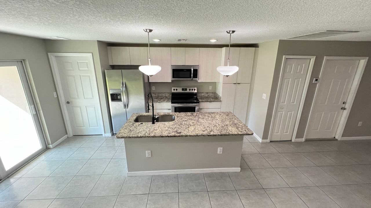 1550 Pace Drive Northwest - Photo 5 of 32