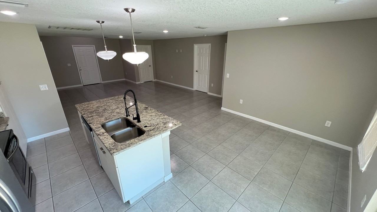 1550 Pace Drive Northwest - Photo 6 of 32